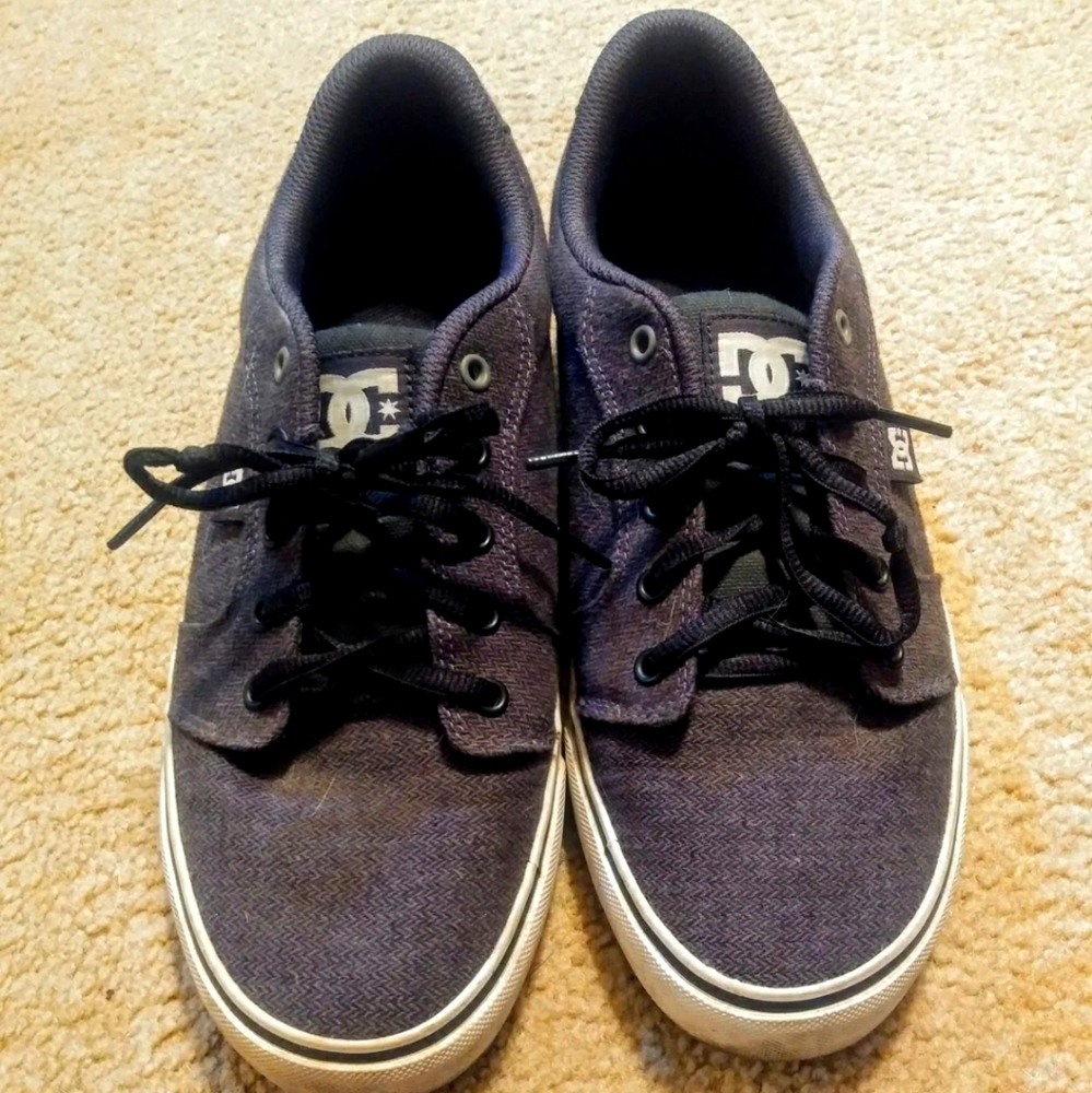 🔥DC Men's or Women's Shoes! Men's Size 8!*!